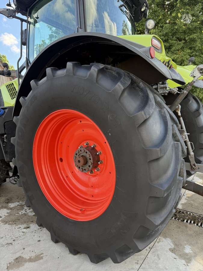 Claas Axion 830 CMATIC, traktoriai