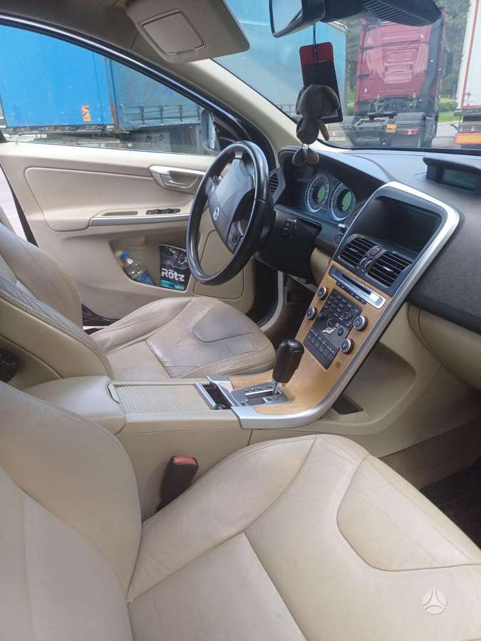 Volvo XC60 - 11