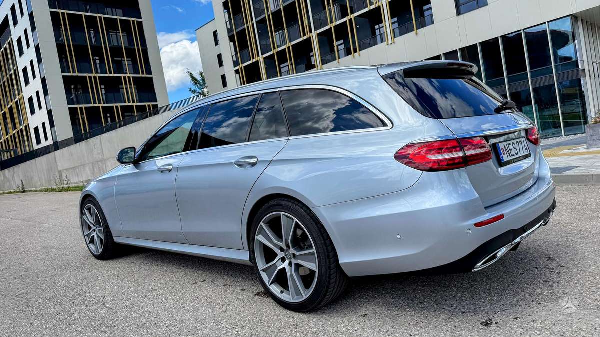 Mercedes-Benz E220 - 10