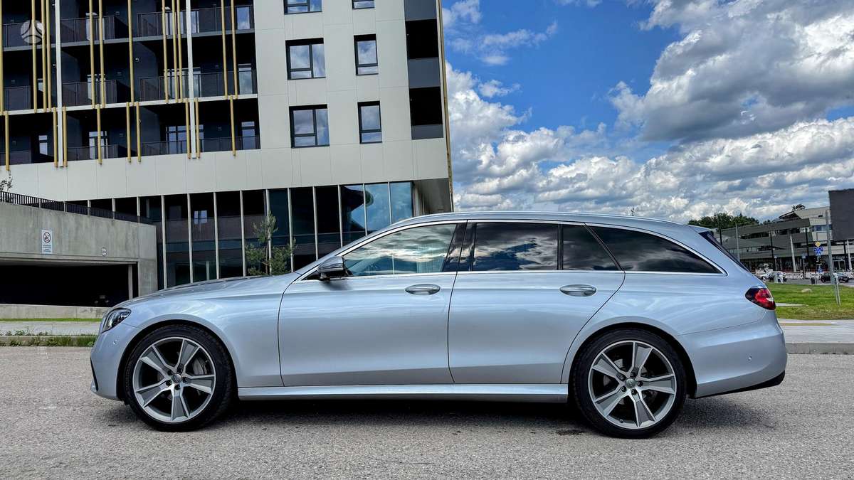 Mercedes-Benz E220 - 11