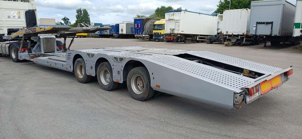 Fliegl Ozsan, auto treileris
