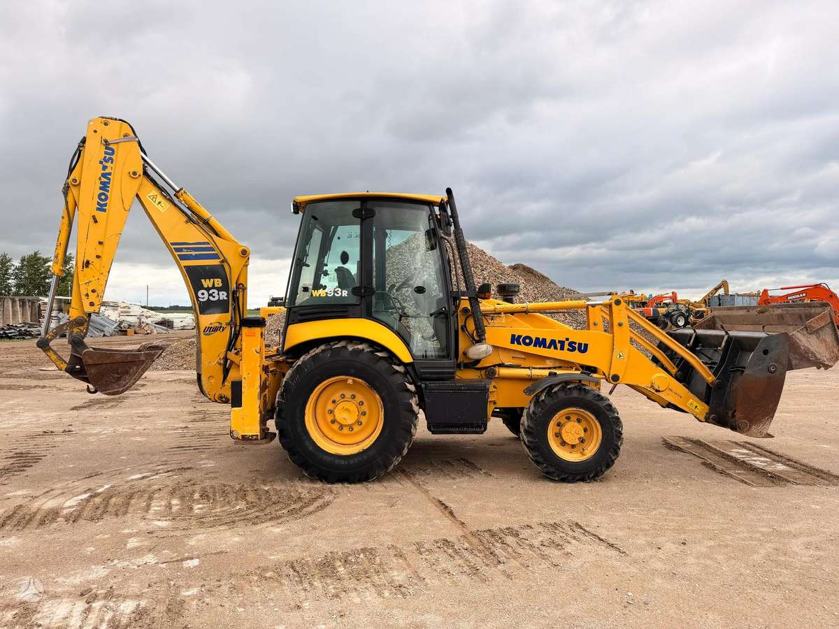 Komatsu WB 93 R-5, excavator loader