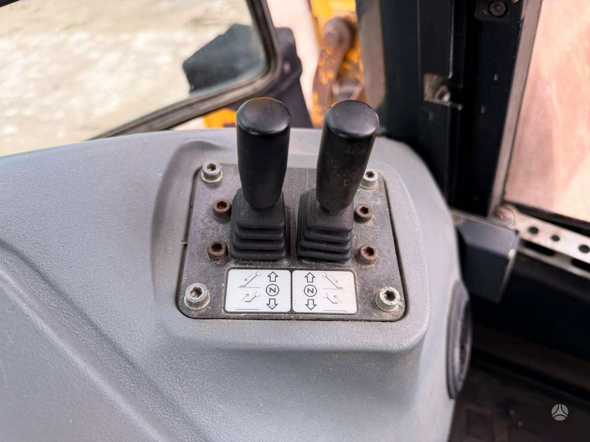 Komatsu WB 93 R-5, excavator loader
