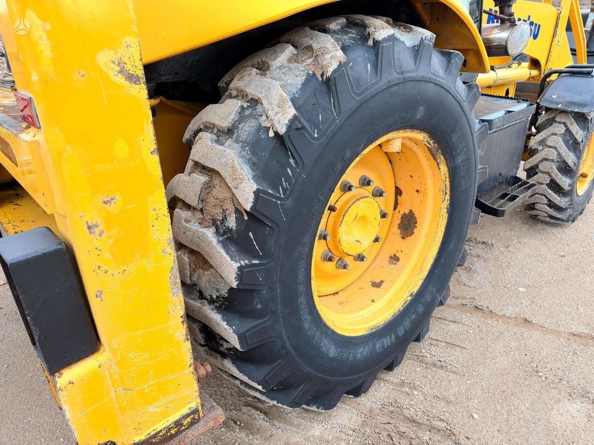 Komatsu WB 93 R-5, excavator loader