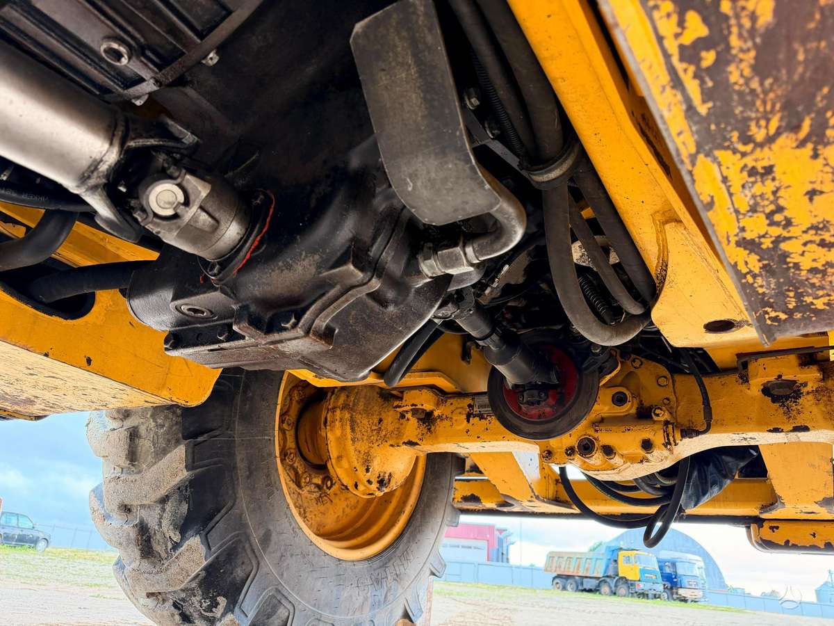 Komatsu WB 93 R-5, excavator loader