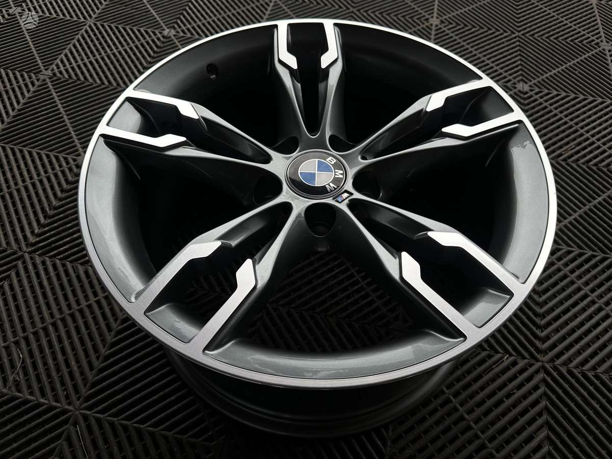 BMW, lengvojo lydinio, R18