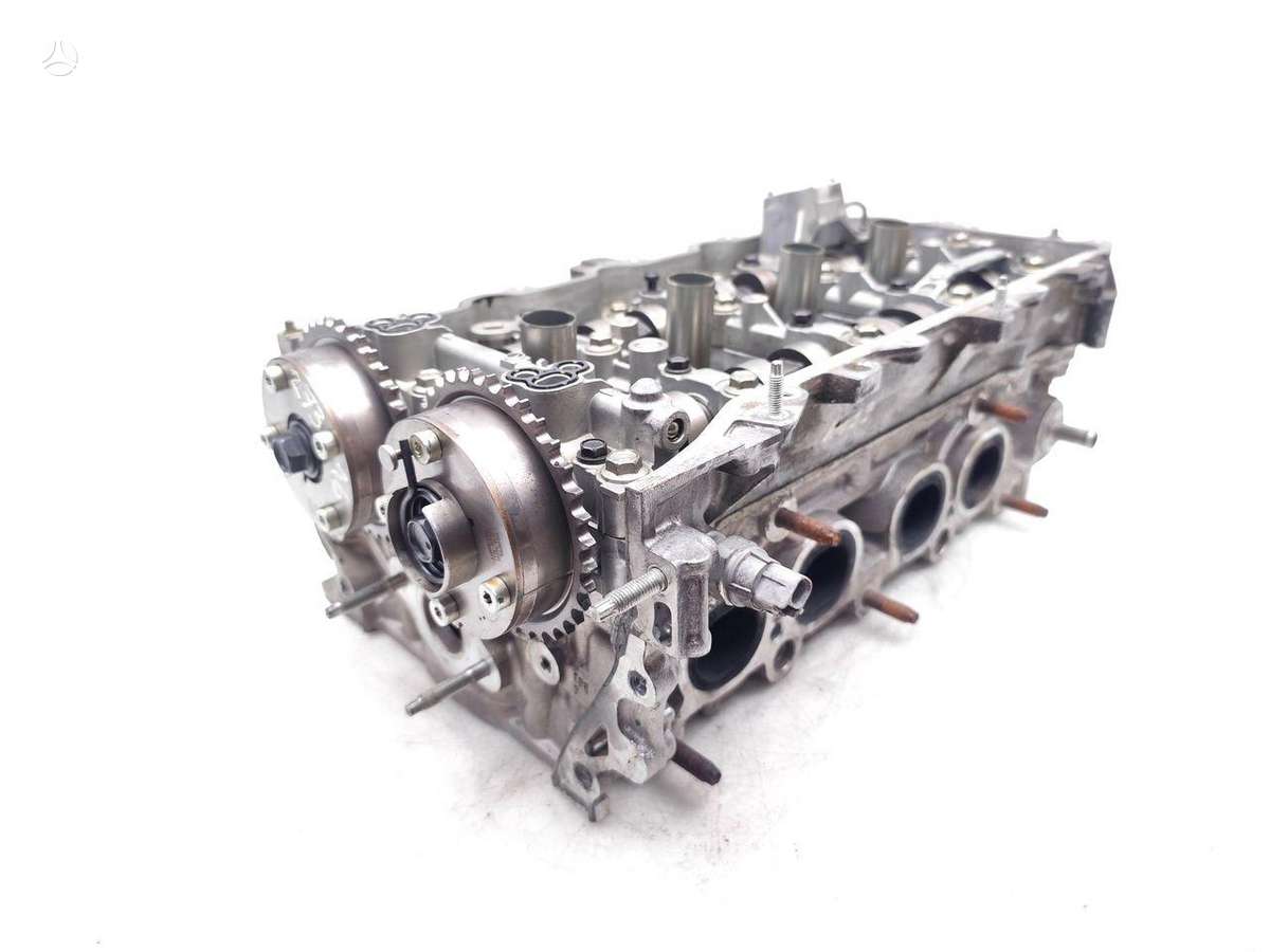 Lexus IS 300h cylinder head