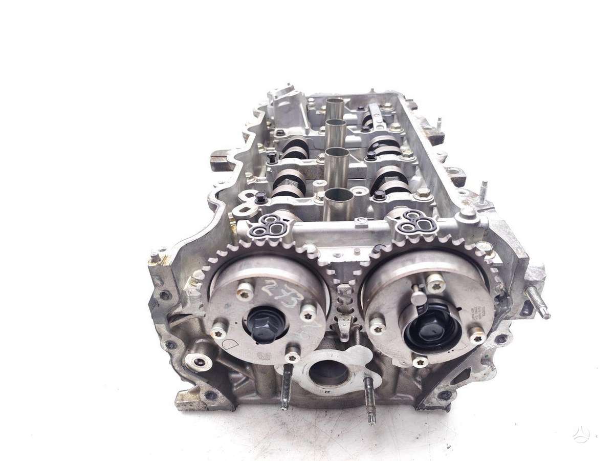 Lexus IS 300h cylinder head