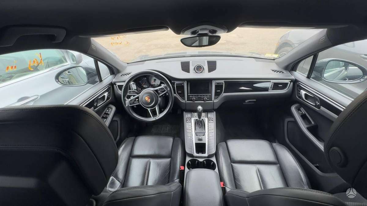 Porsche Macan - 5