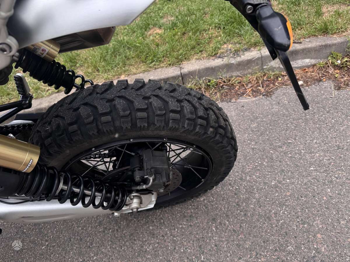 Triumph Scrambler 1200cc, enduro / adventure