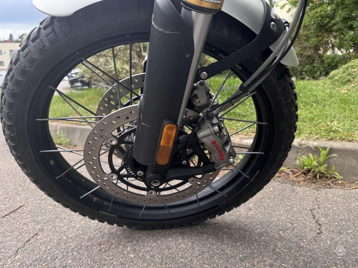 Triumph Scrambler 1200cc, enduro / adventure