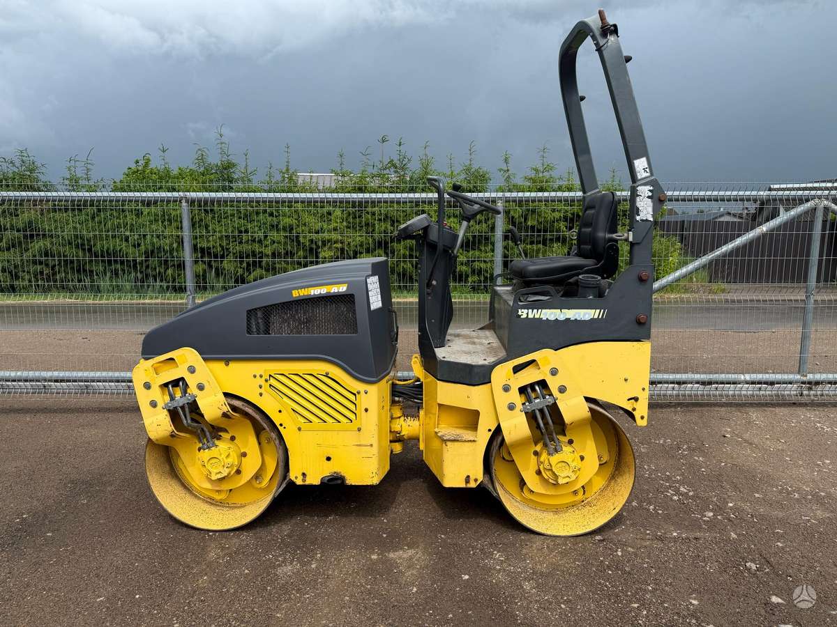Bomag BW100AD-4, vibrator / compactor