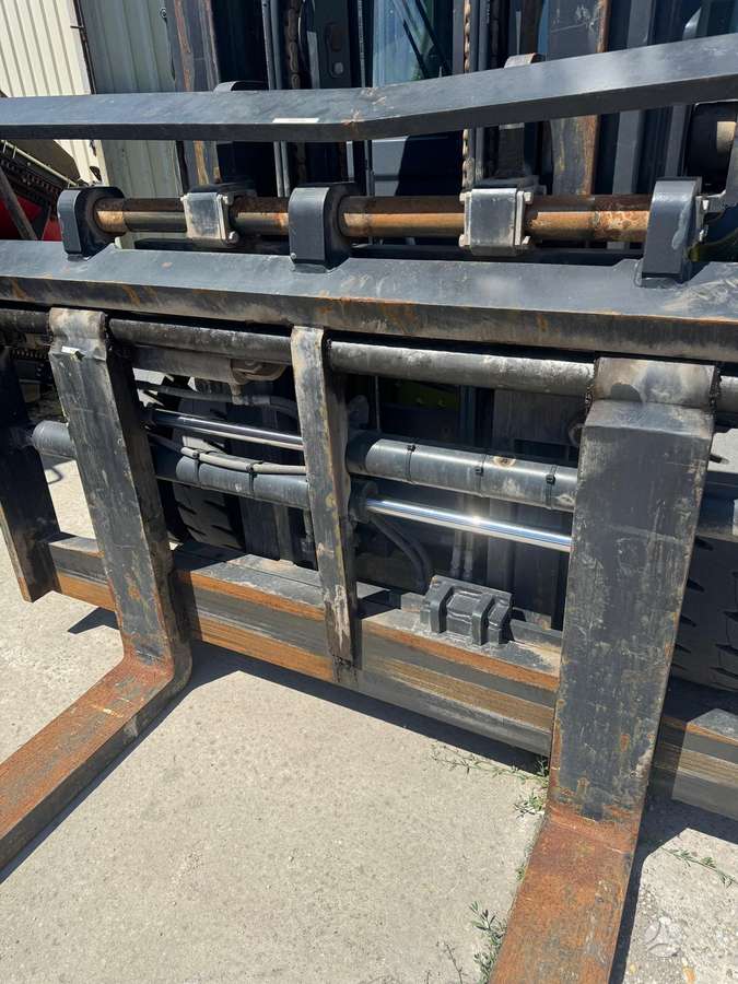 Clark C100, forklifts