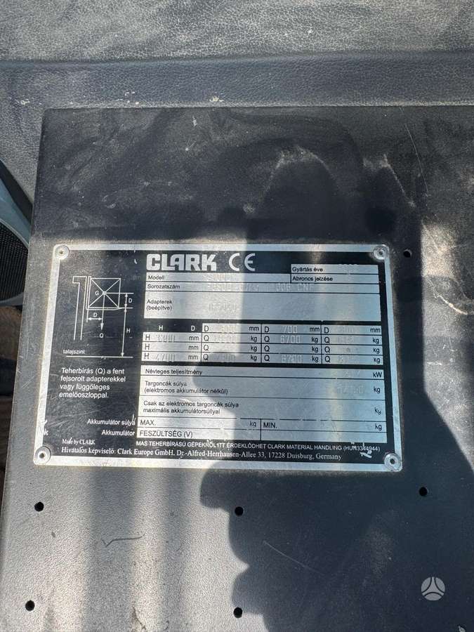 Clark C100, forklifts