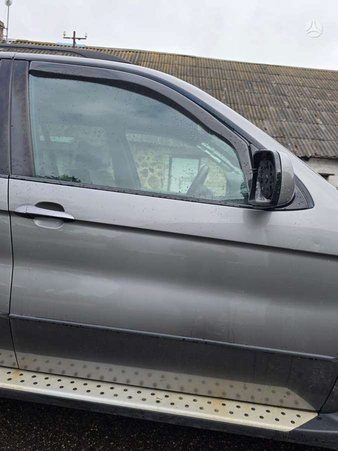 BMW X5 dalimis