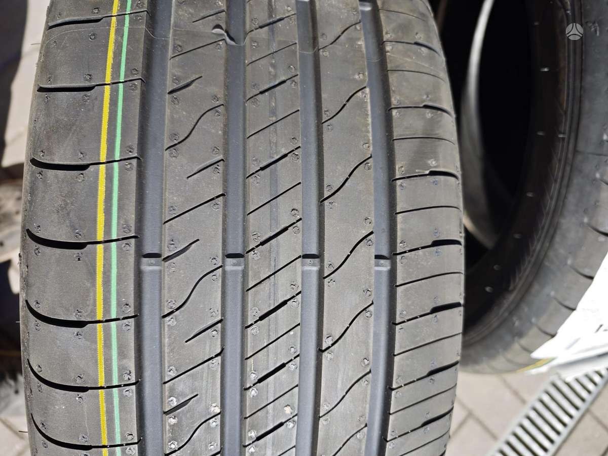 Goodyear Efficient Grip Performance 2, летние 215/55 R18
