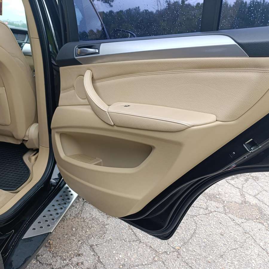 BMW X5 2007 — photo 23