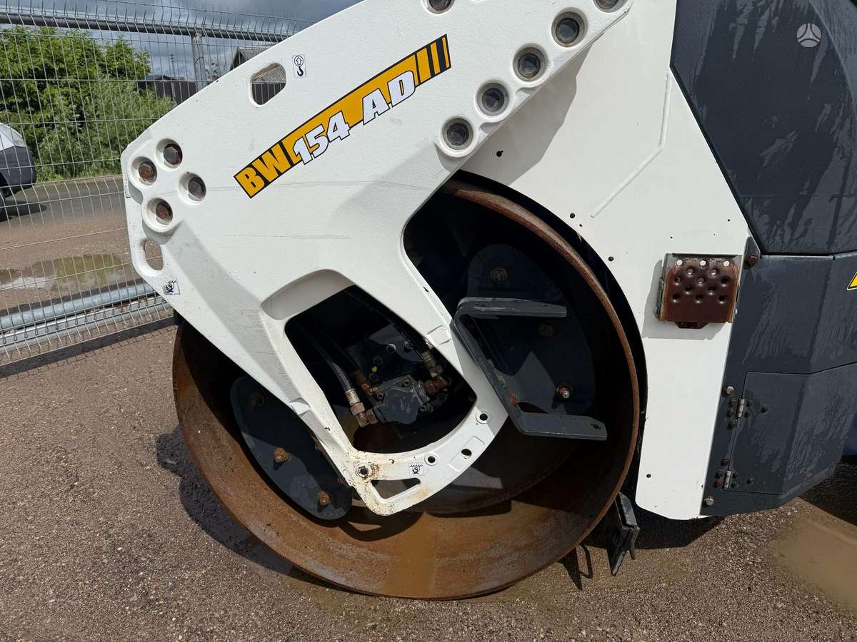 Bomag BW151AD-4 AM, vibrator / compactor