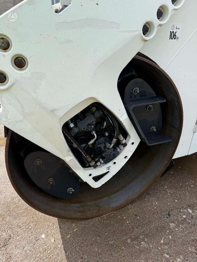 Bomag BW151AD-4 AM, vibro technika