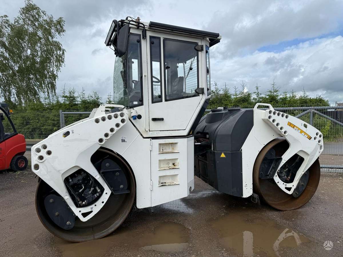 Bomag BW151AD-4 AM, vibrator / compactor