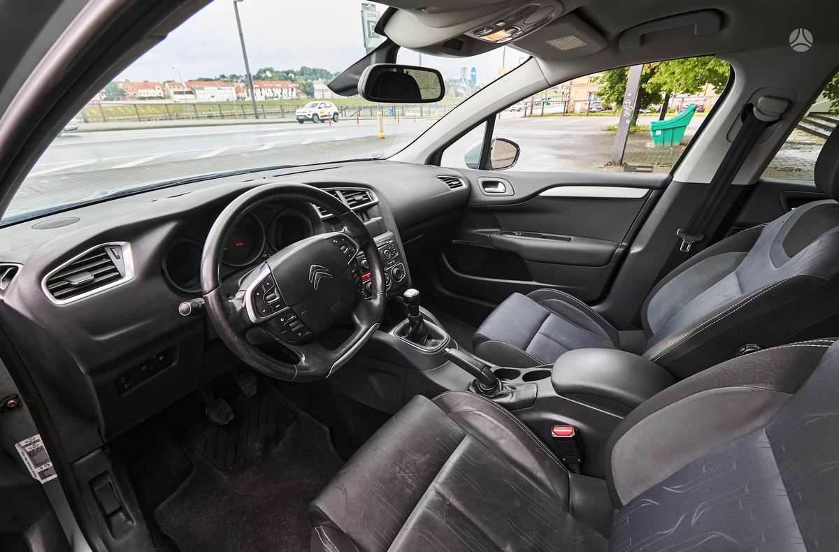 Citroen C4, 1.6 l., hatchback