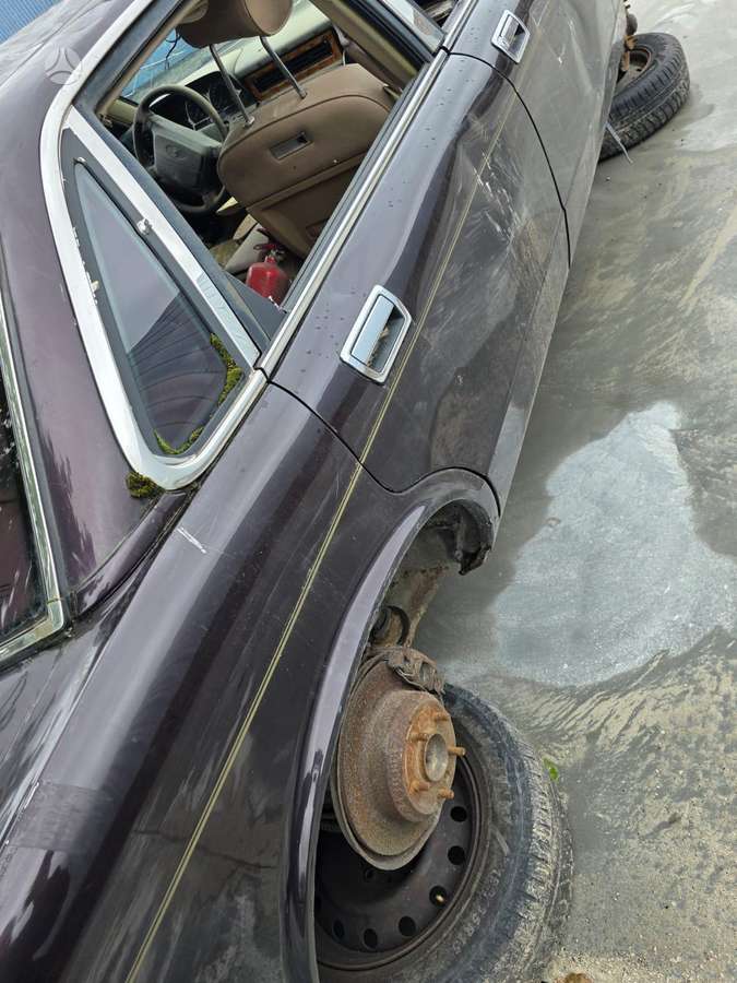 Jaguar XJ40 по частям