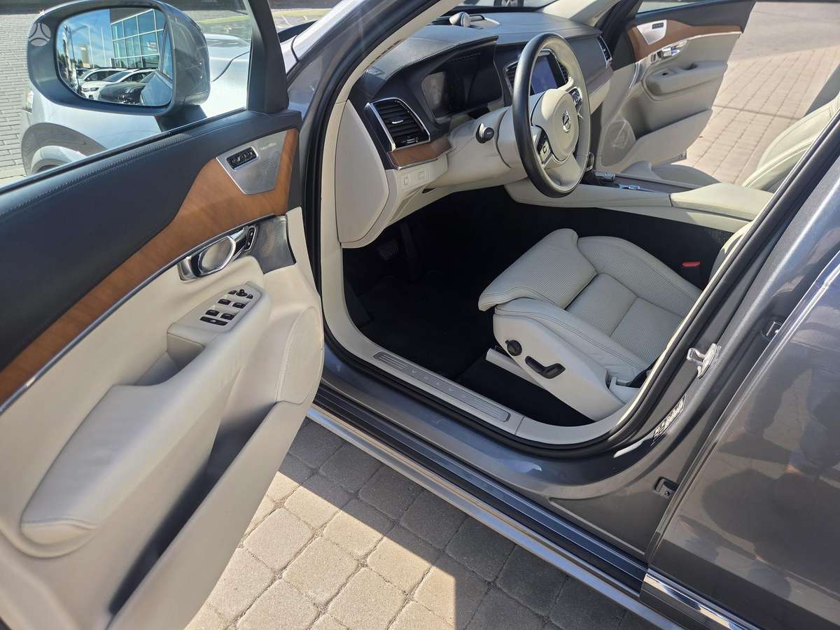 Volvo XC90 - 7