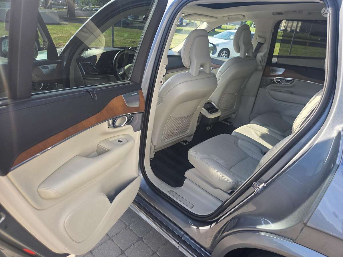 Volvo XC90 - 10