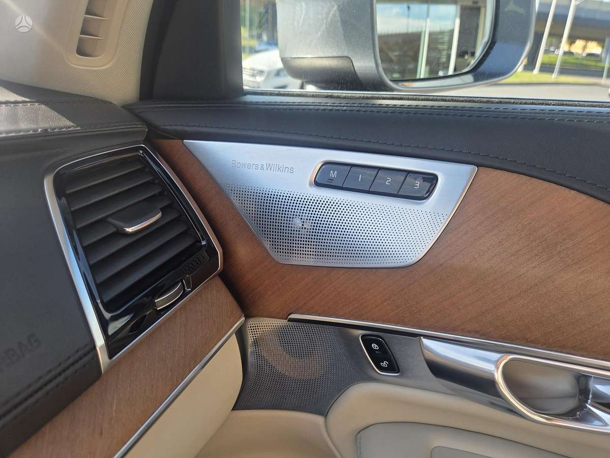 Volvo XC90 - 9