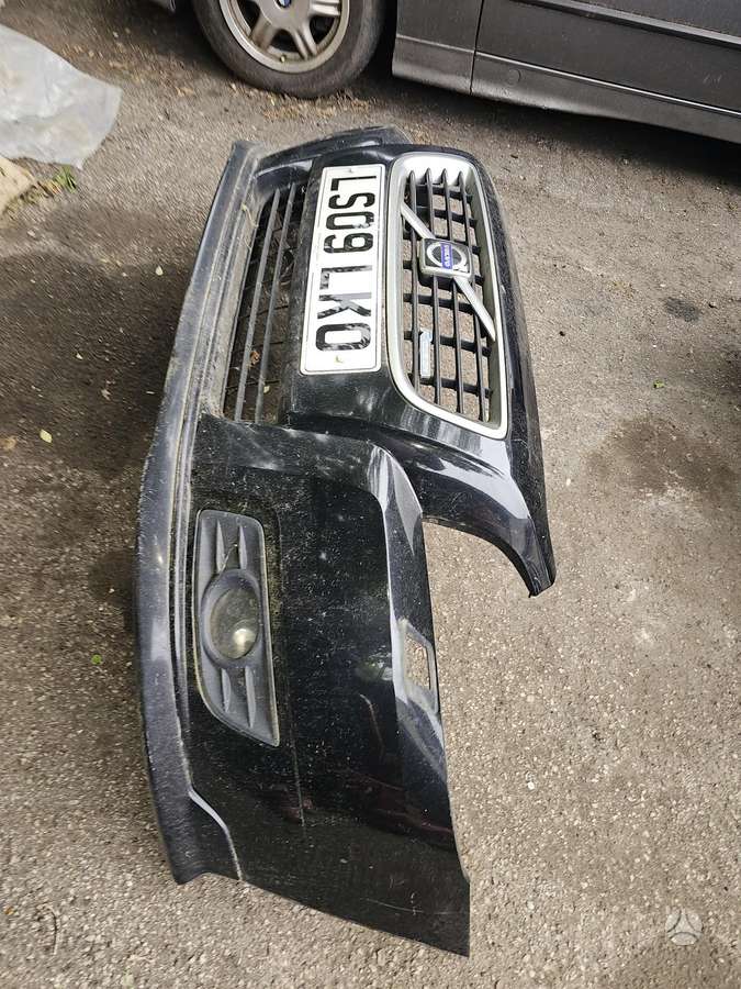 Volvo V50, Buferis, детали кузова