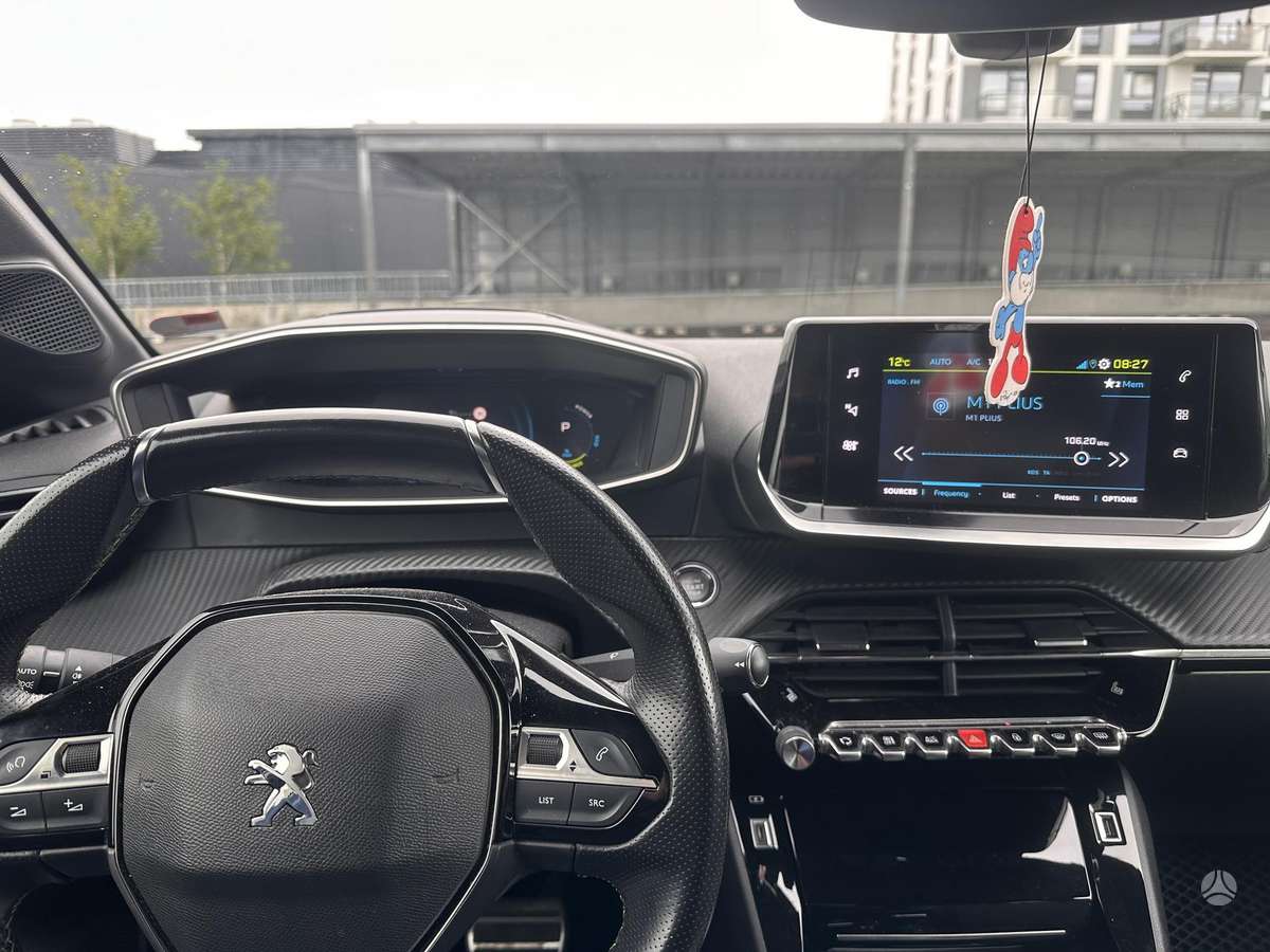 Peugeot 208 - 3