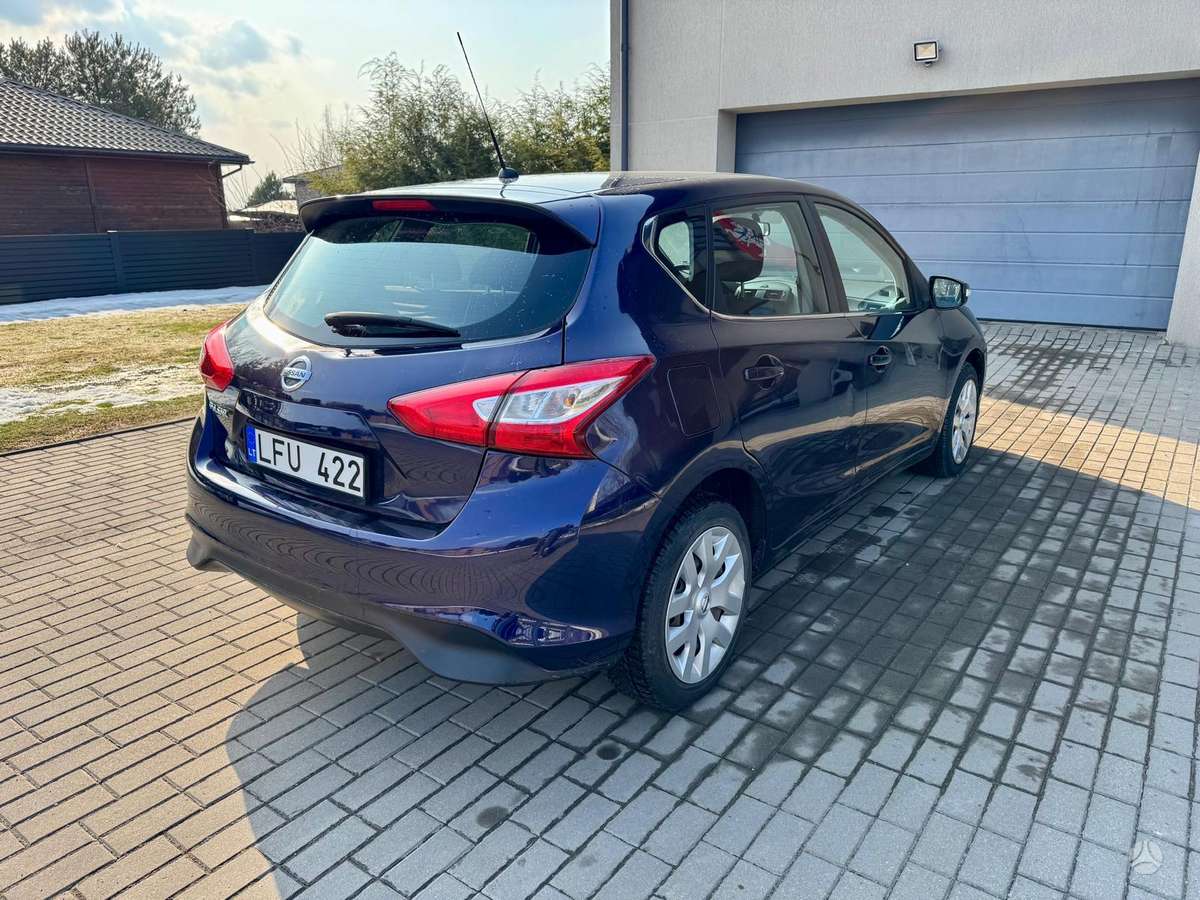 Nissan Pulsar, 1.2 l., hatchback
