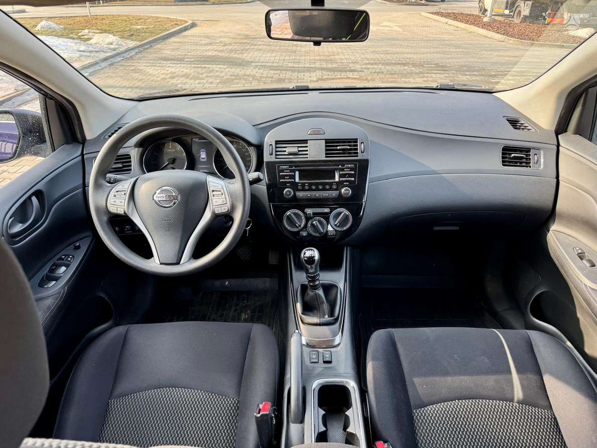 Nissan Pulsar, 1.2 l., hatchback