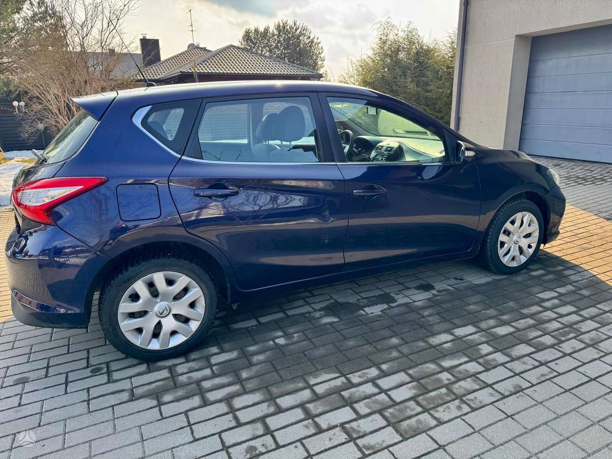 Nissan Pulsar, 1.2 l., hatchback