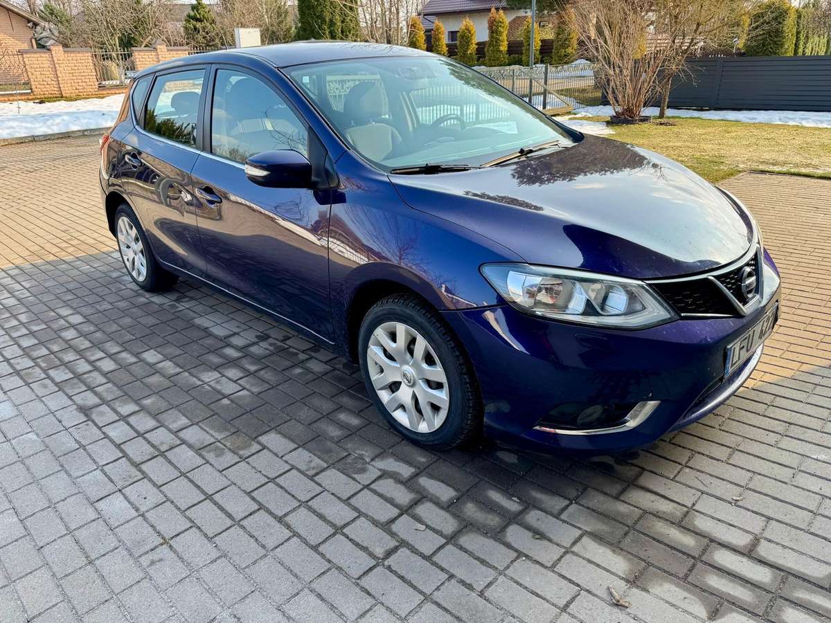 Nissan Pulsar, 1.2 l., hatchback