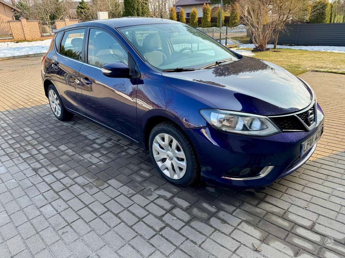 Nissan Pulsar, 1.2 l., hatchback