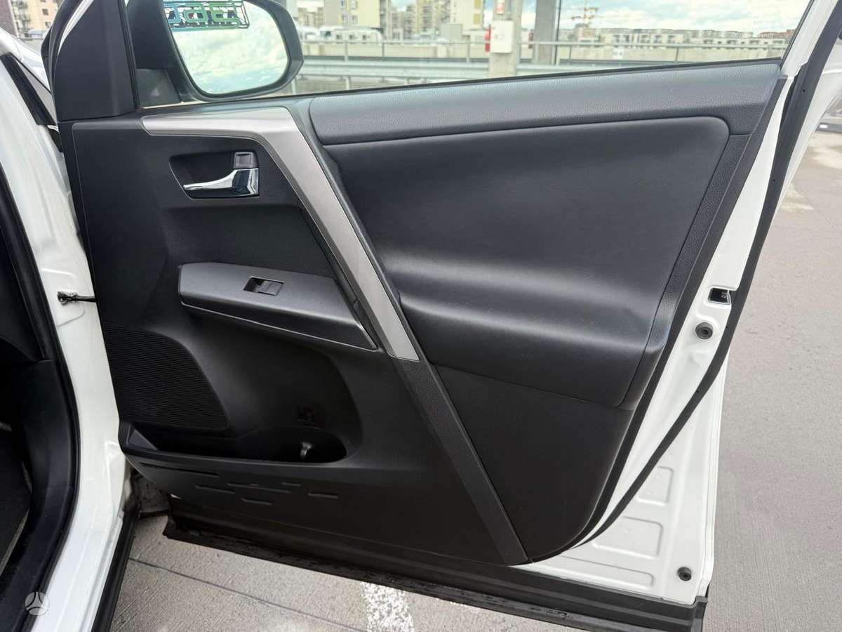 Toyota RAV4 - 7