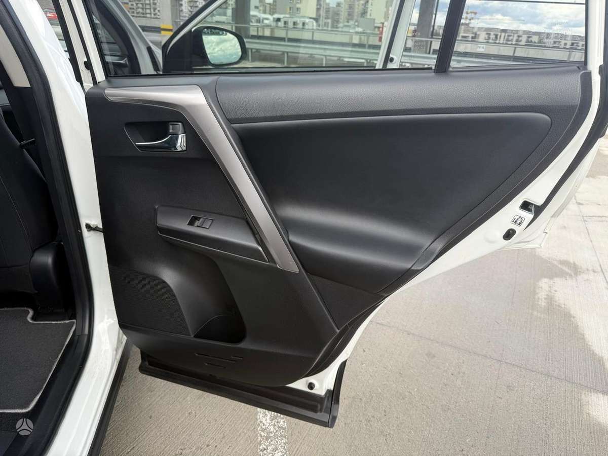 Toyota RAV4 - 9