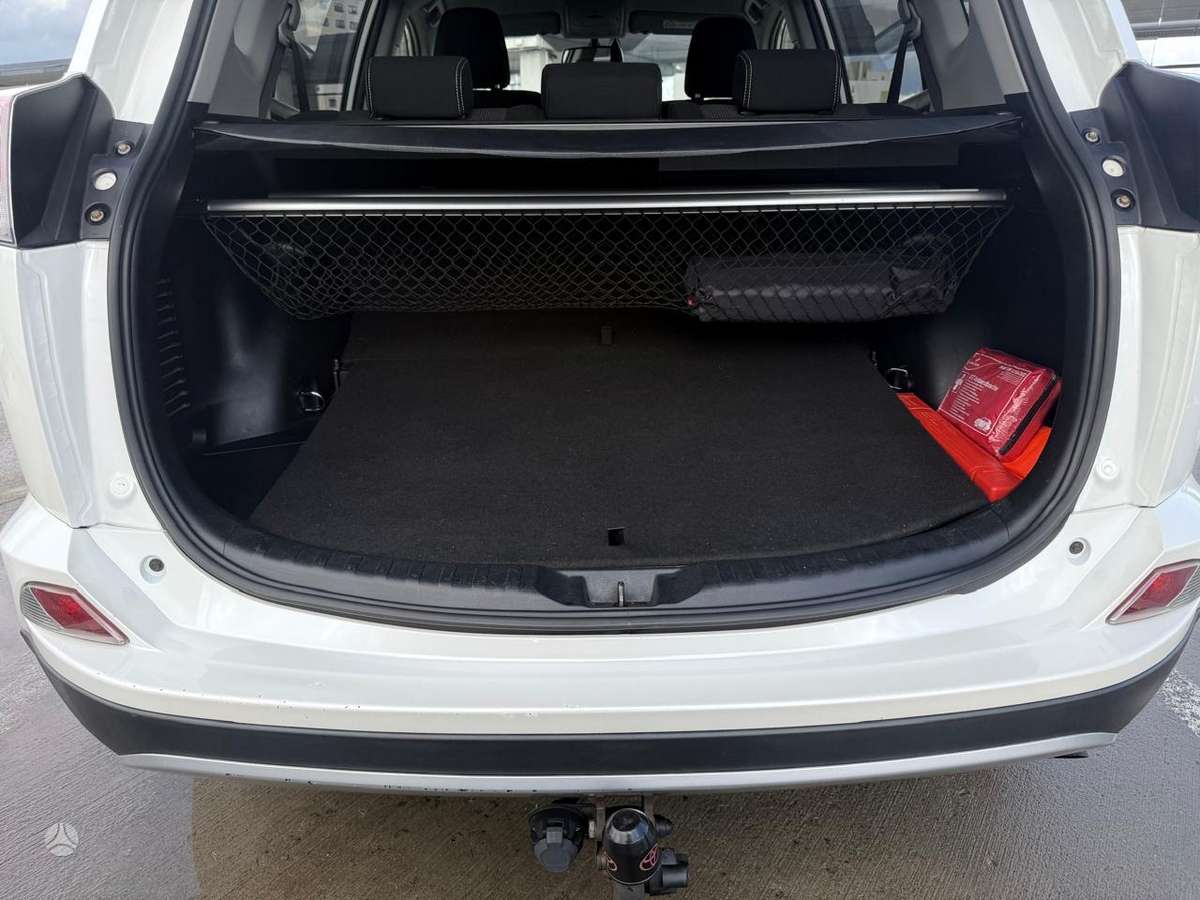 Toyota RAV4 - 10