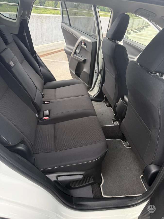 Toyota RAV4 - 11