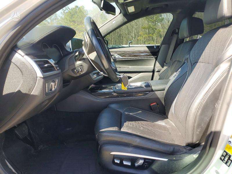 BMW 750, 4.4 l., Седан