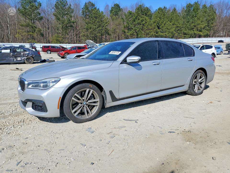 BMW 750, 4.4 l., Седан
