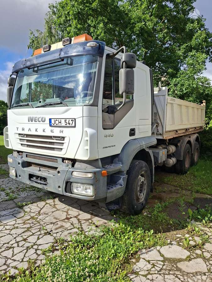 Iveco Trakker, dumpers / tippers