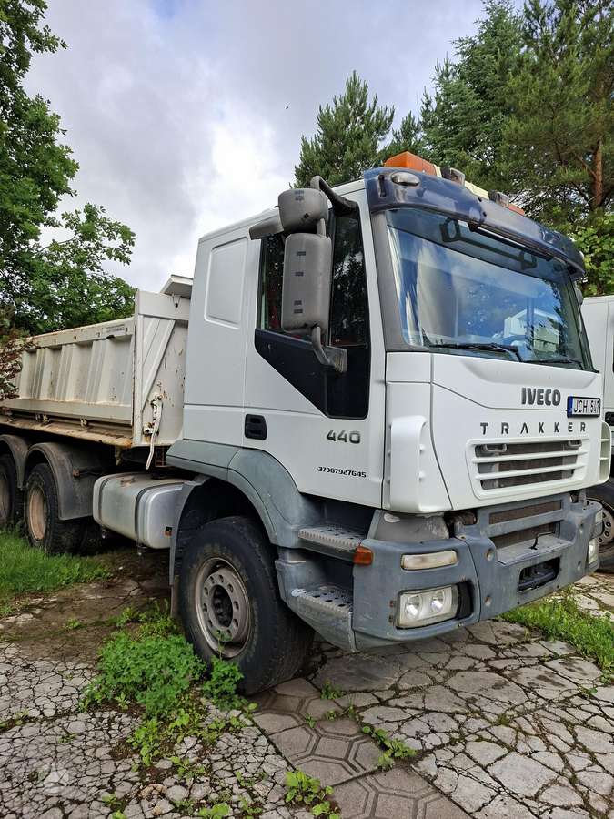 Iveco Trakker, dumpers / tippers