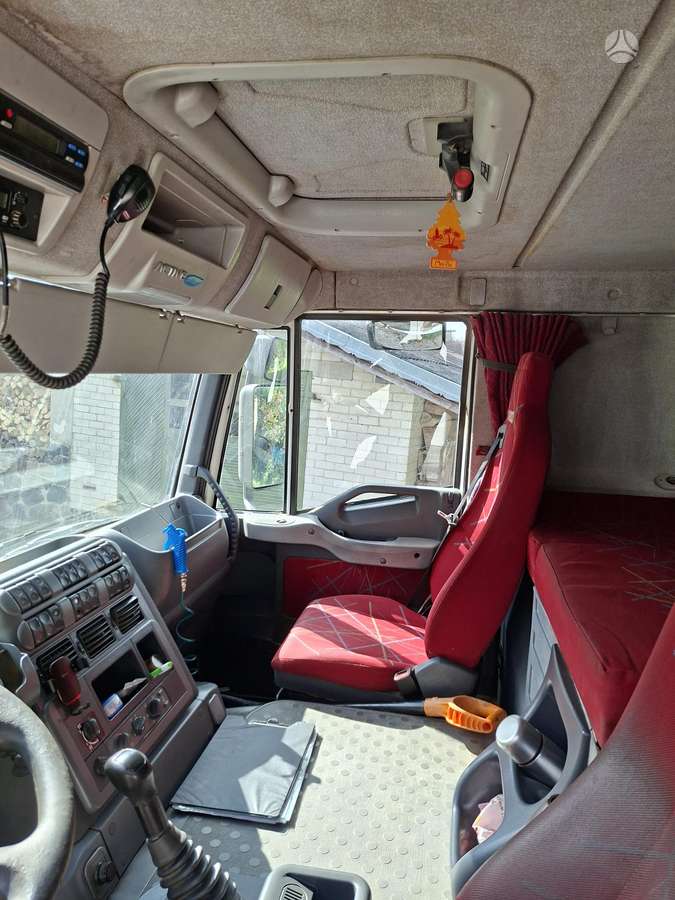 Iveco Trakker, dumpers / tippers