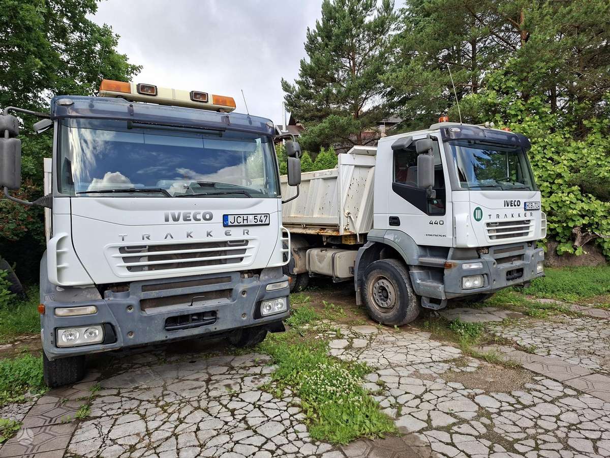 Iveco Trakker, dumpers / tippers