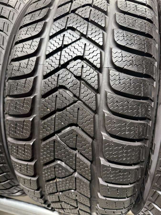 Pirelli Sottozero3, winter 225/45 R17