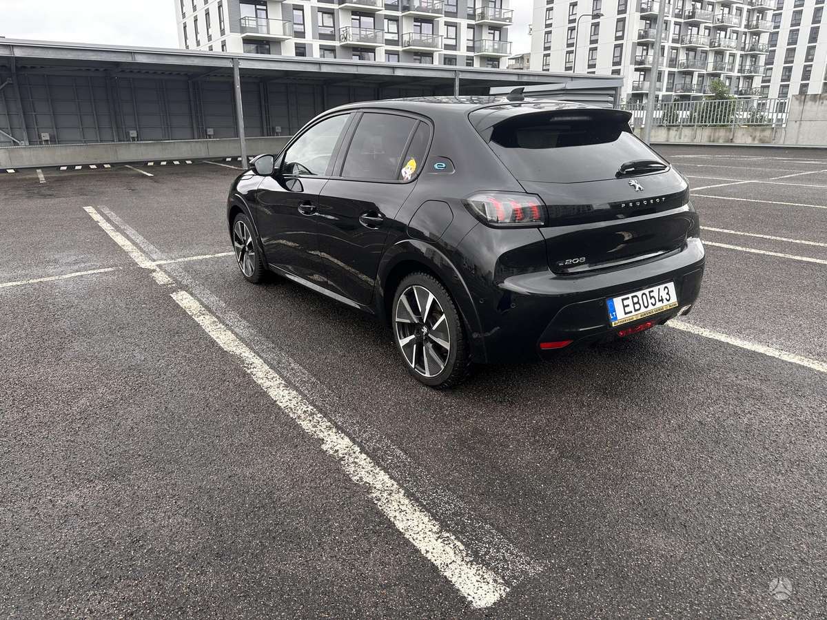 Peugeot 208 - 5