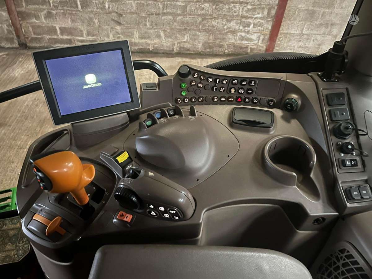 John Deere 6155R, тракторы