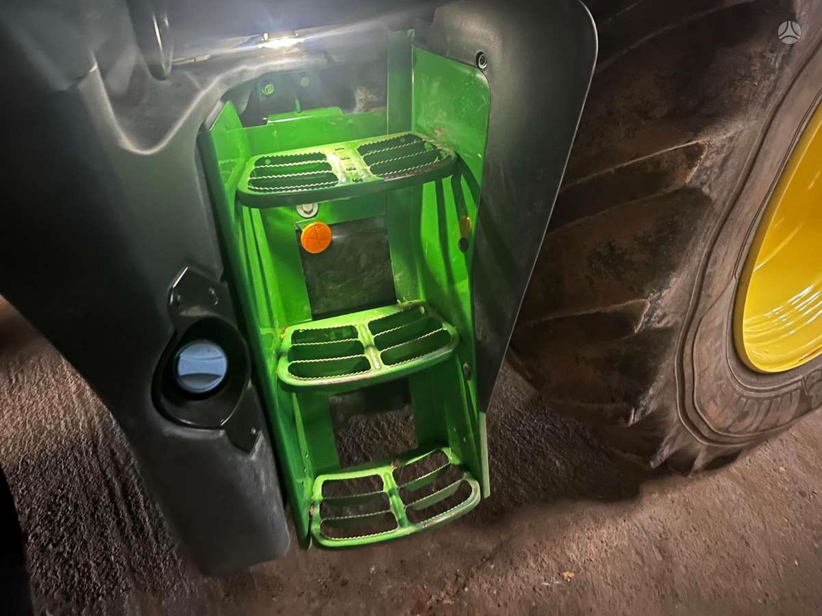 John Deere 6155R, traktori